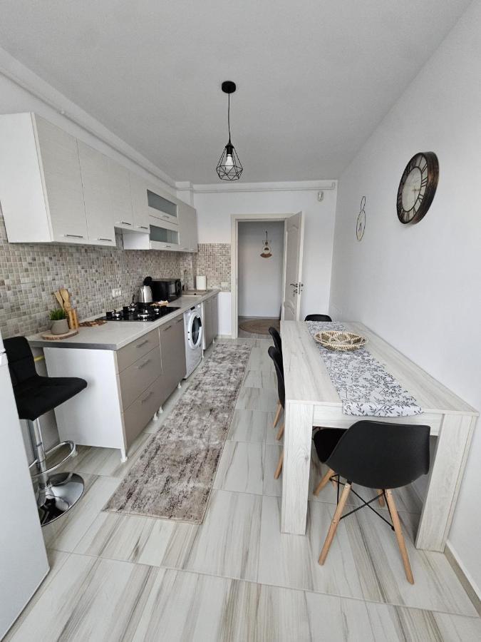 Tei Residence Piatra Neamţ Esterno foto
